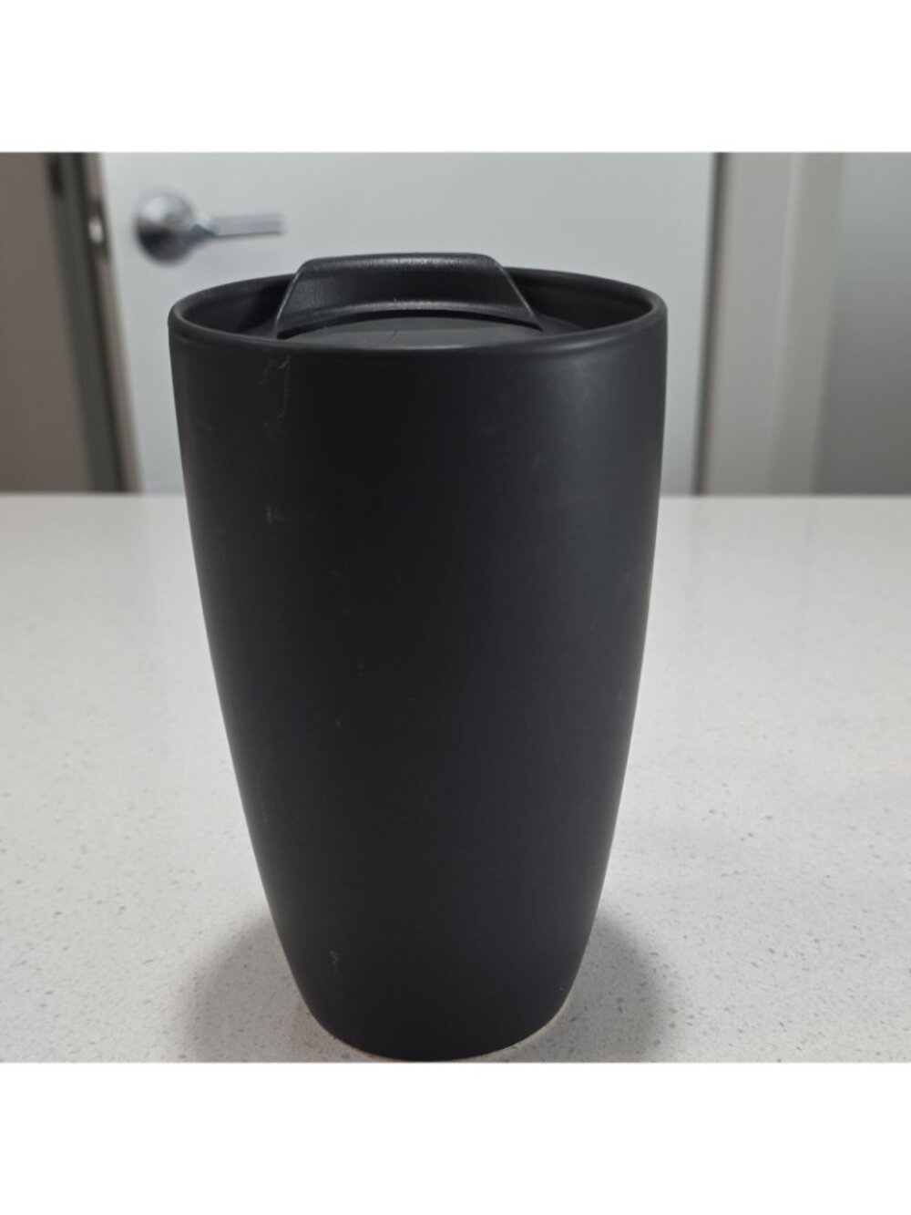 GODIVA 15oz Black Stoneware Coffee Mug w/ Lid Microwave & Dishwasher Safe - Picture 2 of 8
